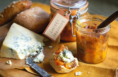 Making homemade chutney is a brilliant Christmas present idea and so much easier than you might think. This butternut squash chutney is enhanced by strong flavours such as raisins, ras el hanout, chilli flakes and orange.